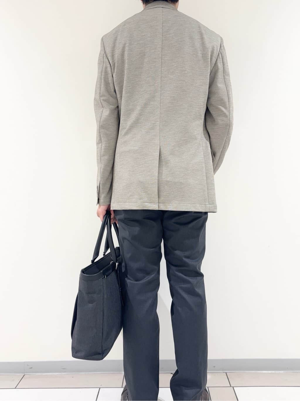及川さんの「TAKEO KIKUCHI｜【COOL CITY WEAR】モックネック プルオーバー /接触冷感」を使ったコーディネート