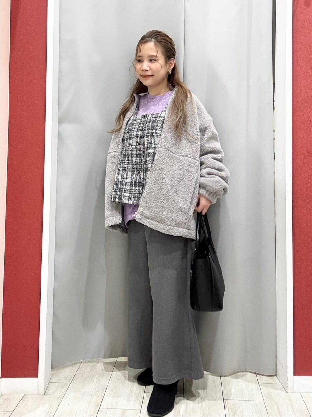 shioさんの「SHOO･LA･RUE｜【2点セット】着るだけで決まる クラシカルなツイード調 チェック柄セットアップ」を使ったコーディネート