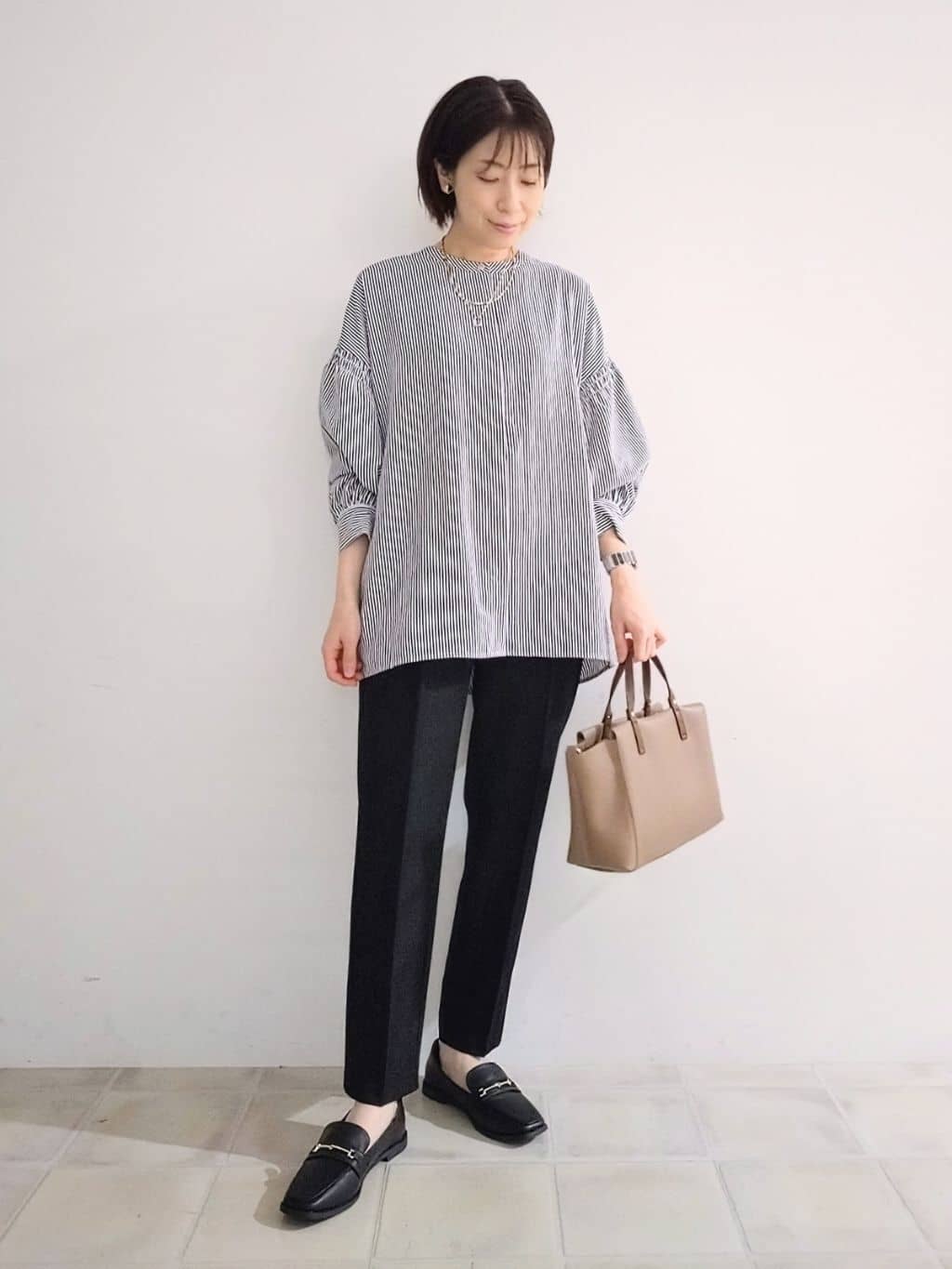 miomioさんの「SHOO･LA･RUE｜【高レビュー/SS-LL/美脚シルエット】すっきりきれい見え テーパードパンツ」を使ったコーディネート