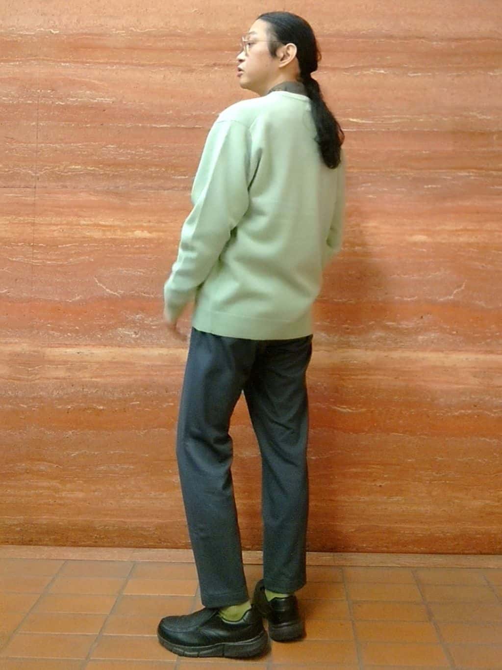 かしげるさんの「TAKEO KIKUCHI｜【Air Palette Knit】ワンポイント カラーニット プルオーバー」を使ったコーディネート