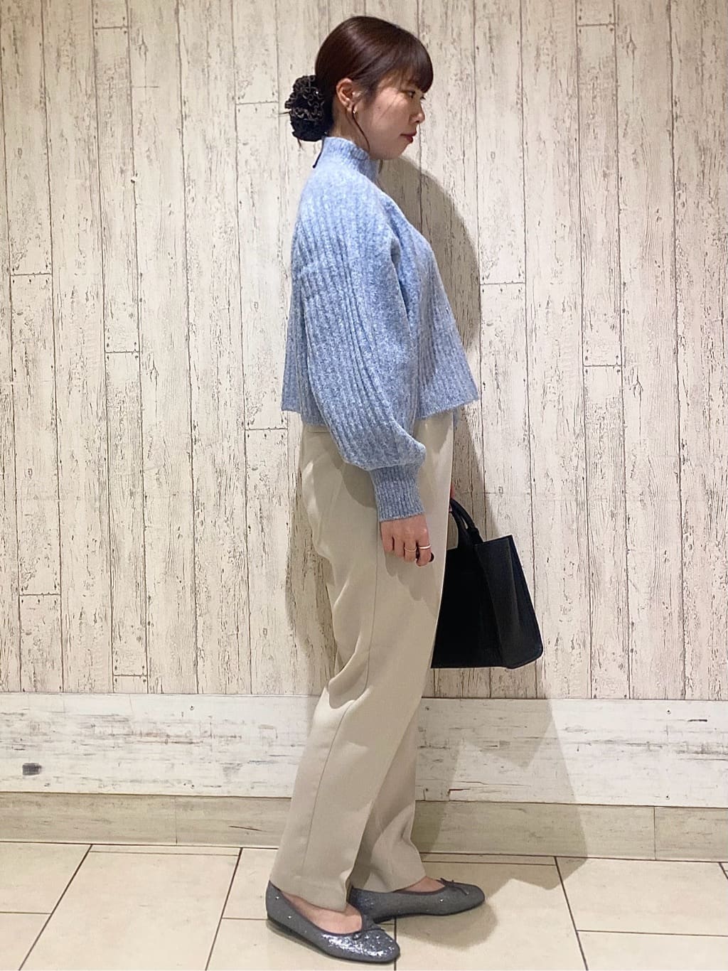 KARENさんの「index｜◆《SS-LLsize》美脚ストレッチイージーテーパードパンツ【洗濯機洗い可】」を使ったコーディネート