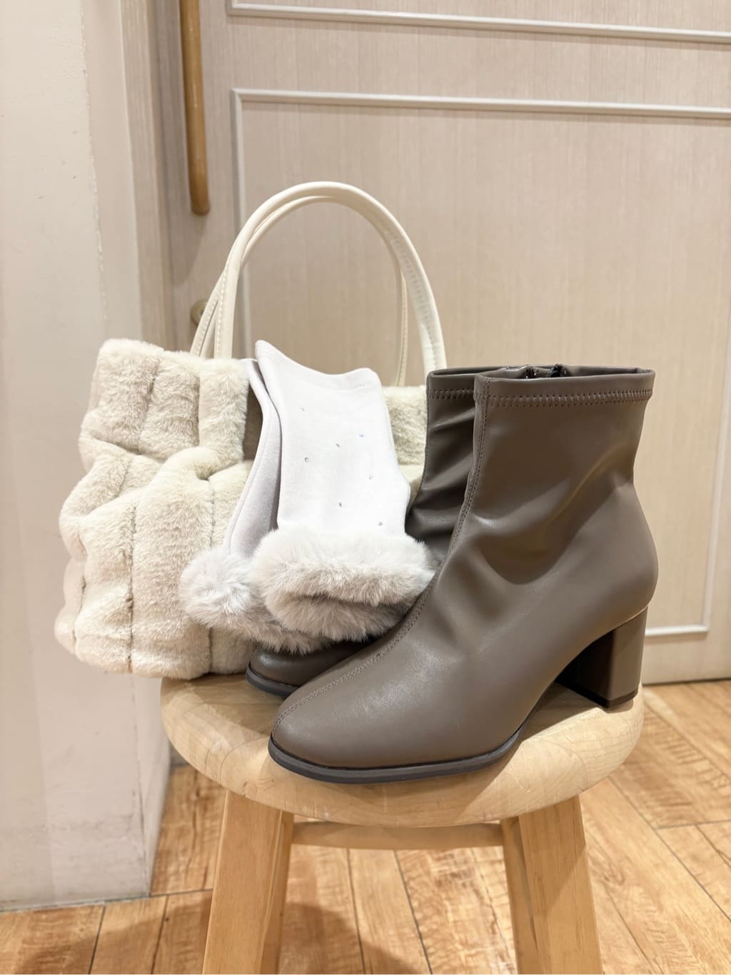 まるよOTさんの「SHOO･LA･RUE｜【撥水/洗える】ショートフーディーダウン」を使ったコーディネート