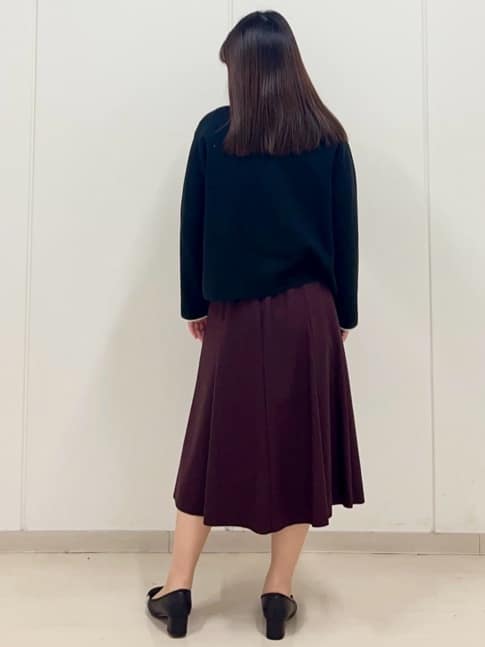 ゆうさんの「Reflect｜【秋映え／単品使い◎／すっきり見え】ブローチ付きニットアンサンブル」を使ったコーディネート