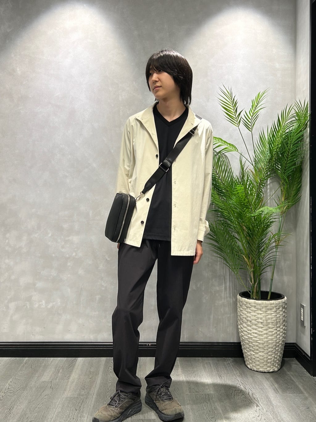 ruiさんの「TAKEO KIKUCHI｜【3D ナイロン ストレッチ】スタンドカラー シャツブルゾン」を使ったコーディネート