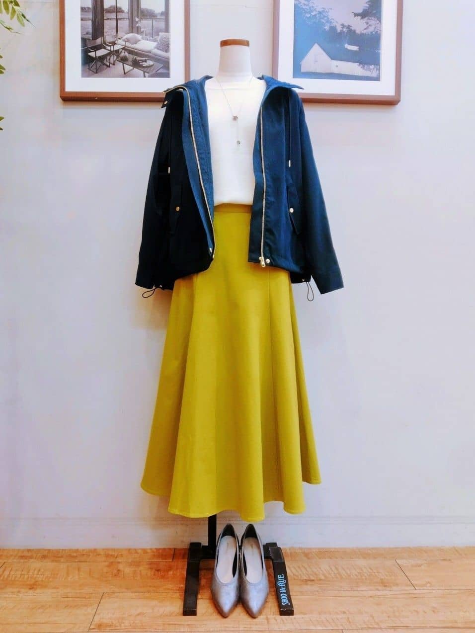 みうらさんの「SHOO･LA･RUE｜◆ストレッチアーモンドトゥパンプス」を使ったコーディネート