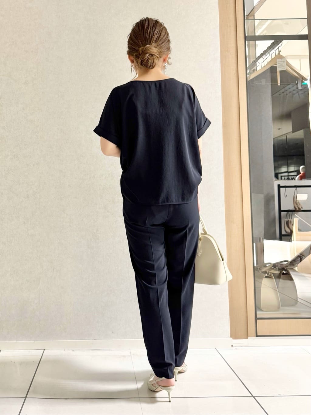 sayuさんの「UNTITLED｜◆【セットアップ可/接触冷感/イージーケア】リラクミスト　2WAYブラウス」を使ったコーディネート