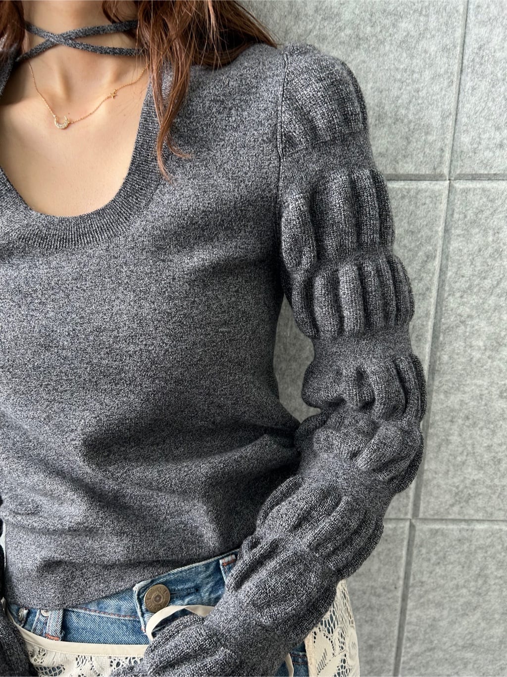 miyu maesakaさんの「CODE A｜gathered sleeves knit」を使ったコーディネート