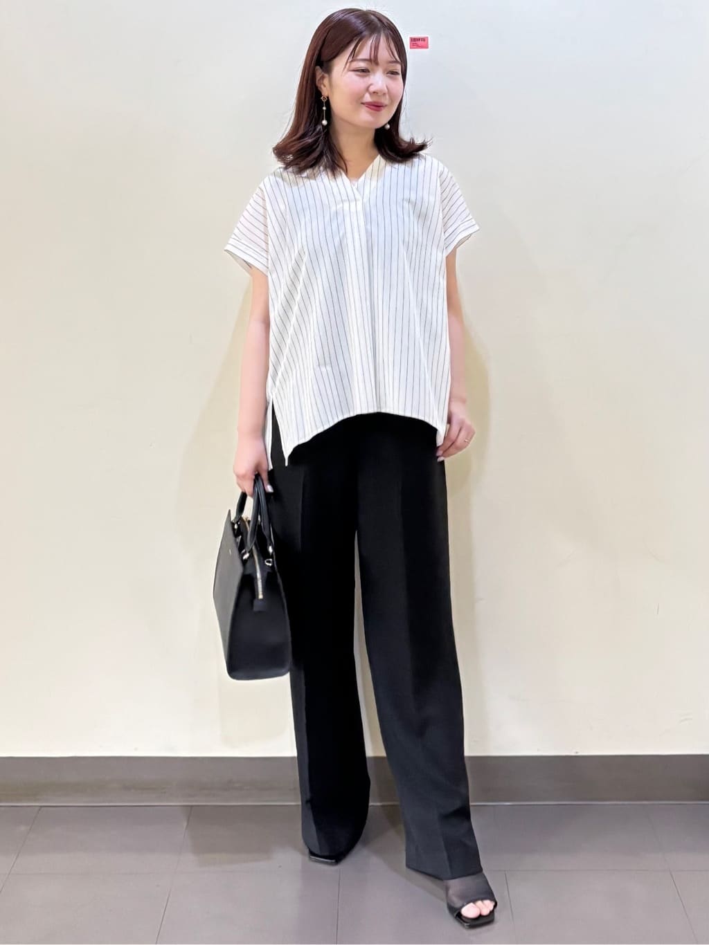 いくみさんの「UNTITLED｜【洗える/スキッパー】フレンチスリーブシアーブラウス」を使ったコーディネート