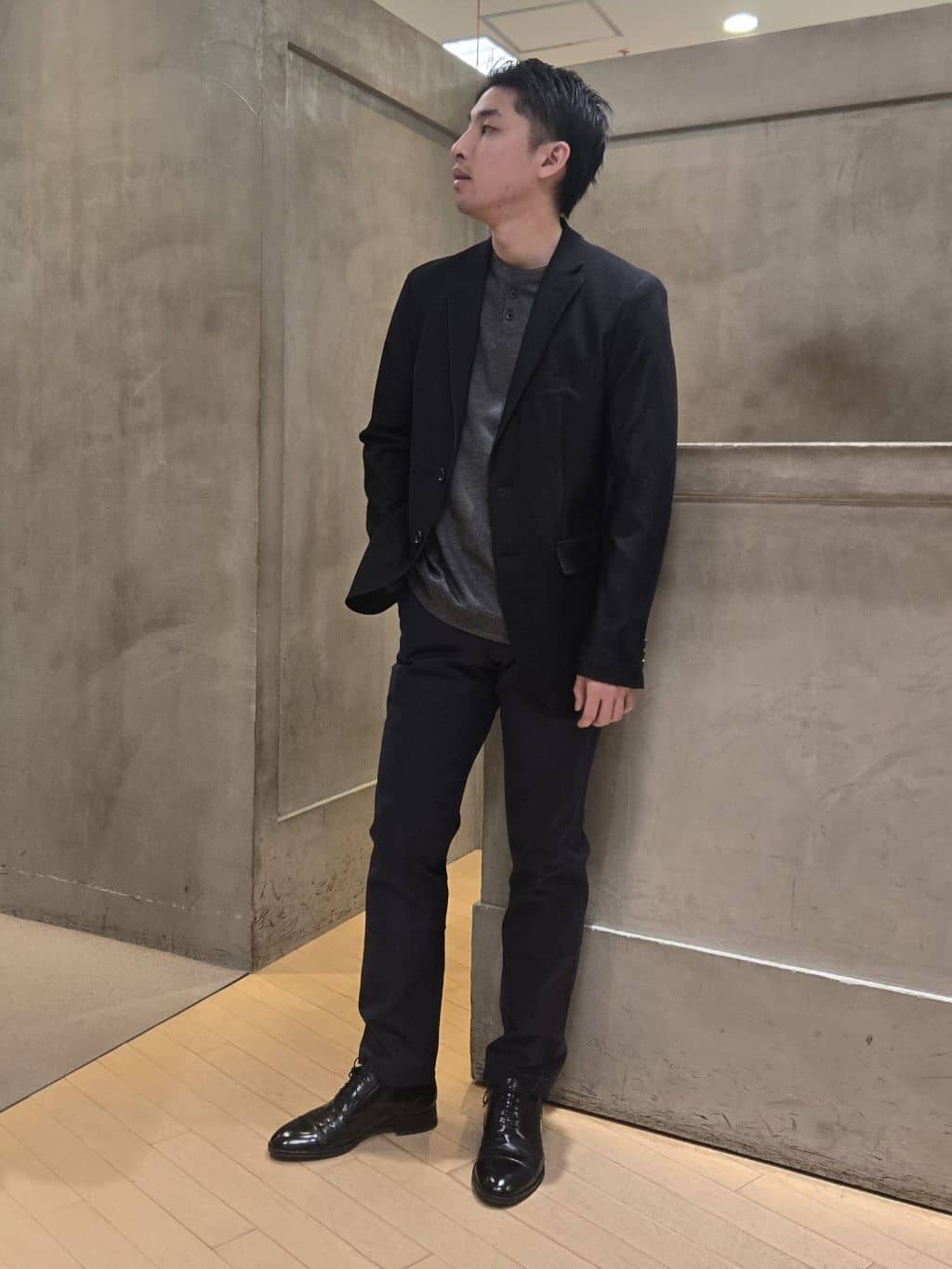白木駆さんの「TAKEO KIKUCHI｜【360&deg;ストレッチ／セットアップ対応】None Of Stress ジャケット」を使ったコーディネート