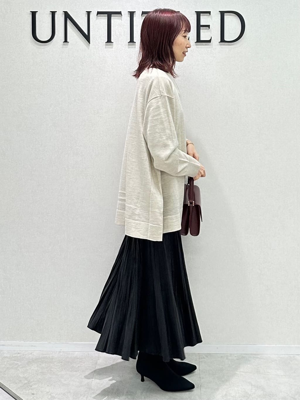 Miwaさんの「UNTITLED｜【アンサンブル可/洗える】シルクウールカシミヤ ドルマンスリーブニット」を使ったコーディネート