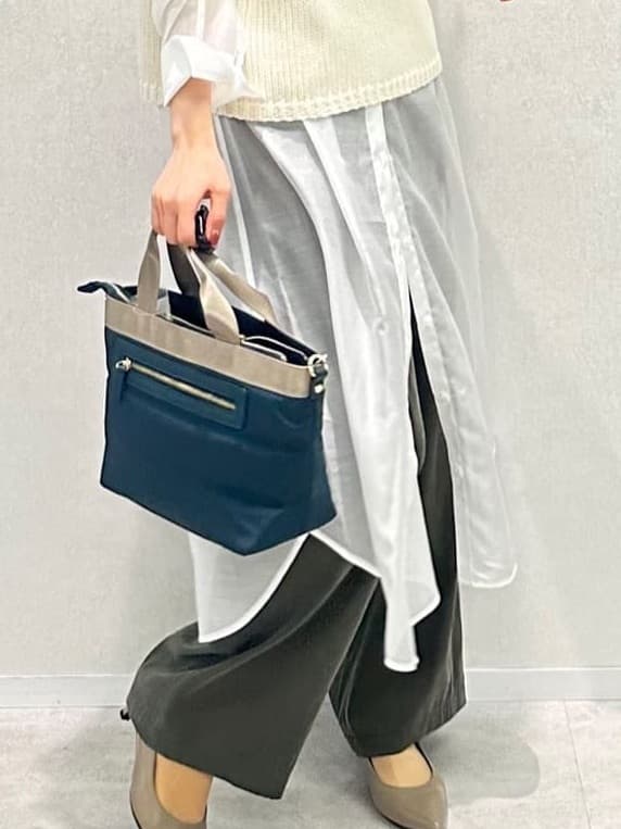 Miwaさんの「UNTITLED｜【ニットと重ね着に/前開きボタン】シアーロングシャツ」を使ったコーディネート