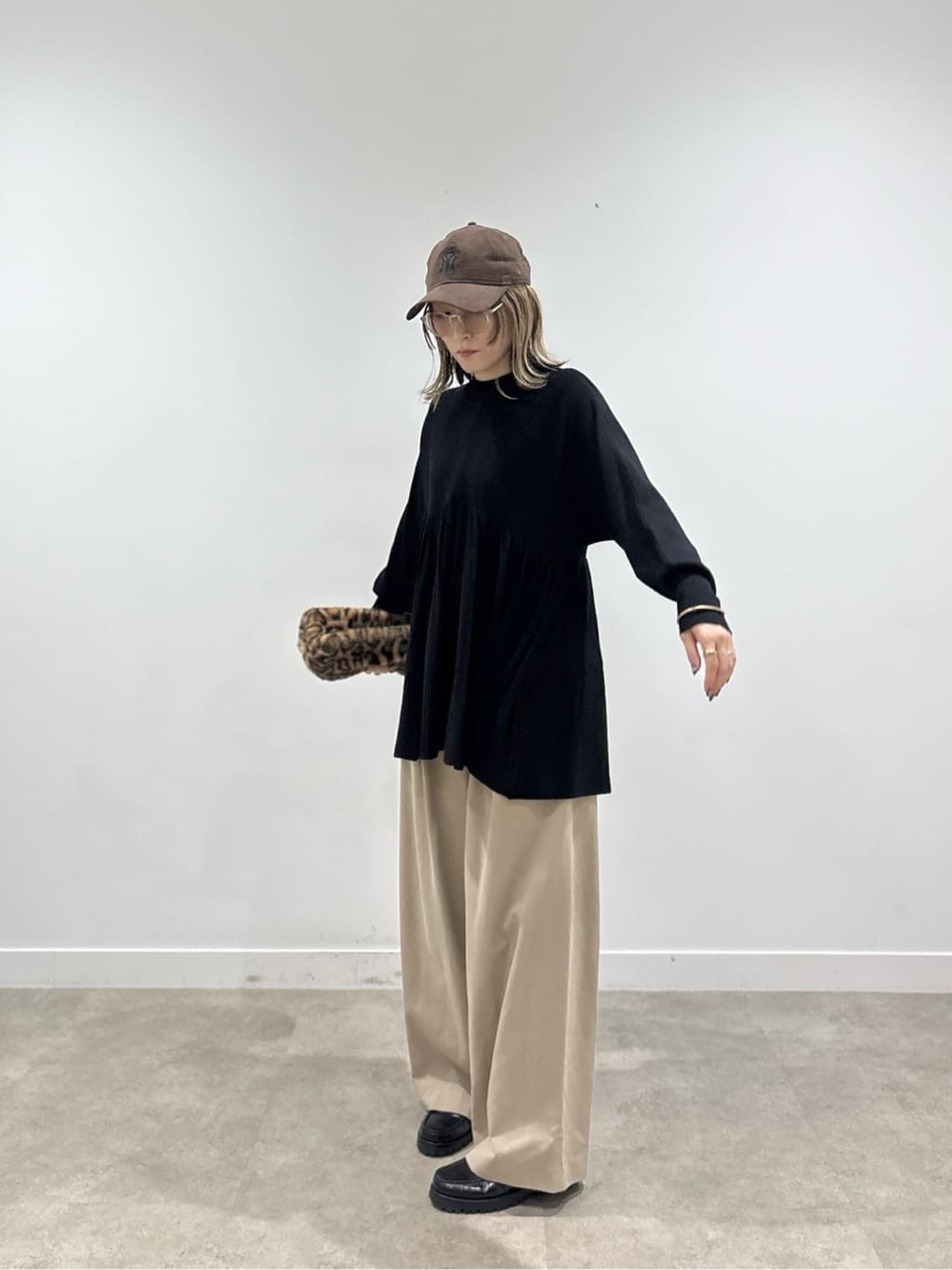 kotakiさんの「INDIVI｜【再入荷】ペプラムハイネックニット」を使ったコーディネート
