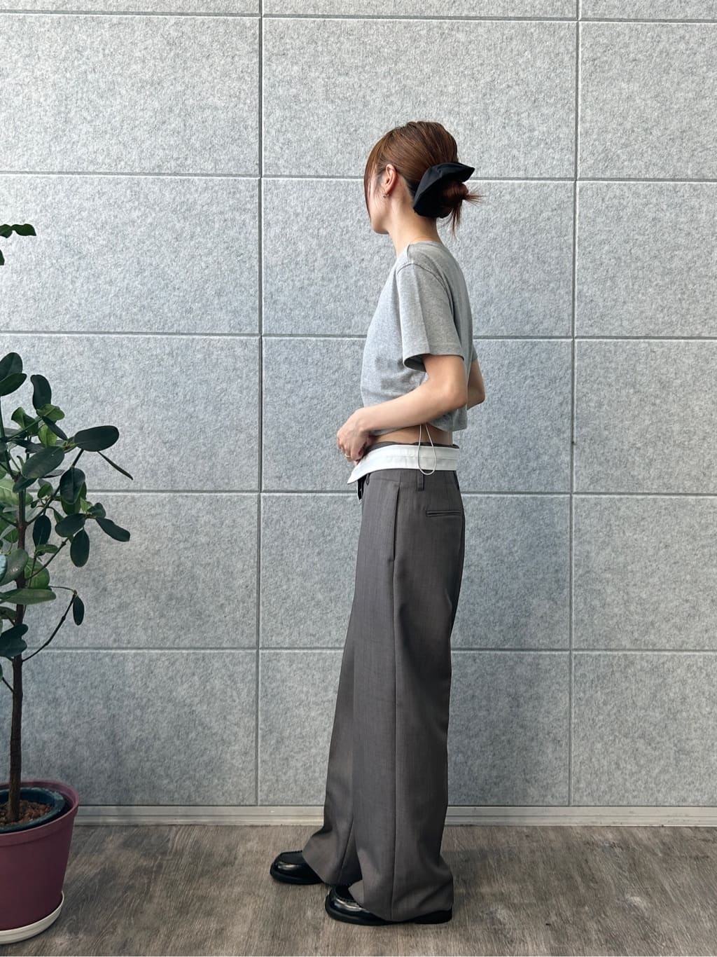 harunaさんの「CODE A｜drawstring crop tee」を使ったコーディネート
