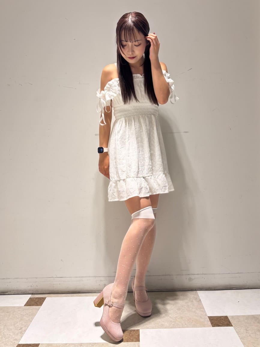 せらら⭐️さんの「ESPERANZA｜甲ストラップパンプス」を使ったコーディネート