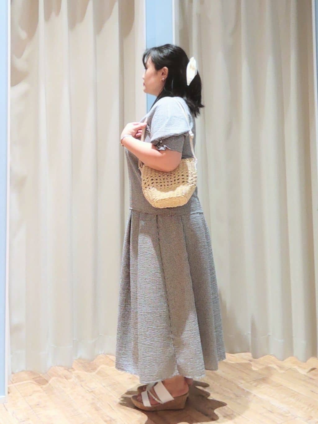 りんさんの「SHOO･LA･RUE｜◆キラキラループマガールサンダル」を使ったコーディネート