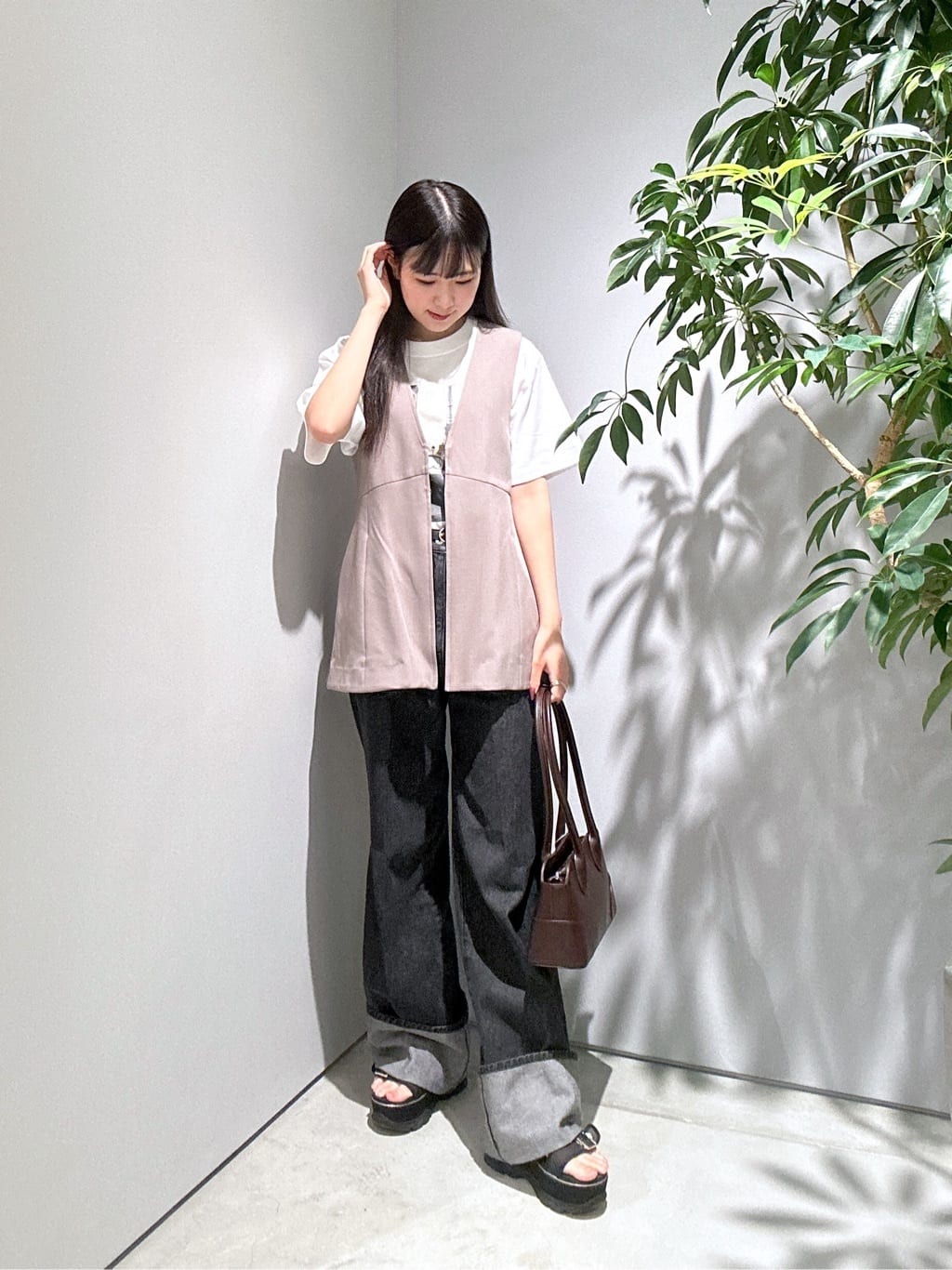Renoさんの「INDIVI｜ロールアップデニム」を使ったコーディネート