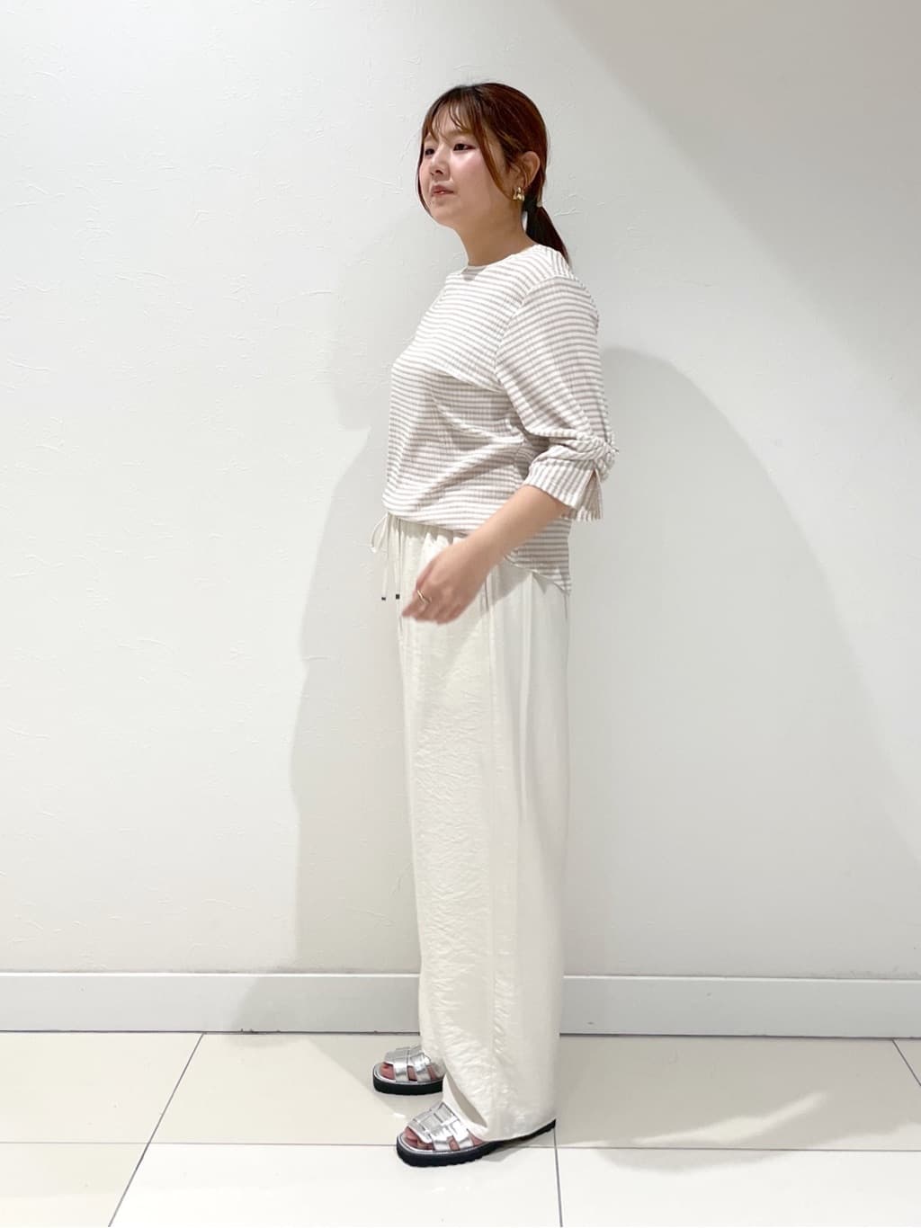 YUUKIさんの「INDIVI｜◆【大人シアーラメ】きれいめニットカーディガン」を使ったコーディネート