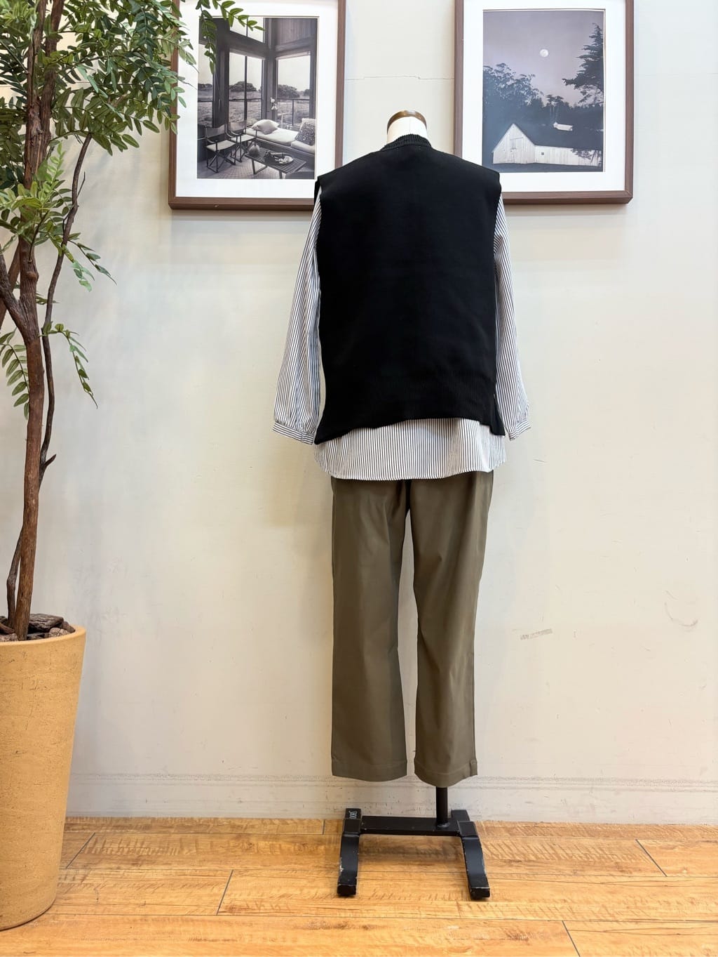 maiさんの「SHOO･LA･RUE｜【洗える/S-LL/美脚シルエット】ハイパーストレッチ テーパードパンツ」を使ったコーディネート
