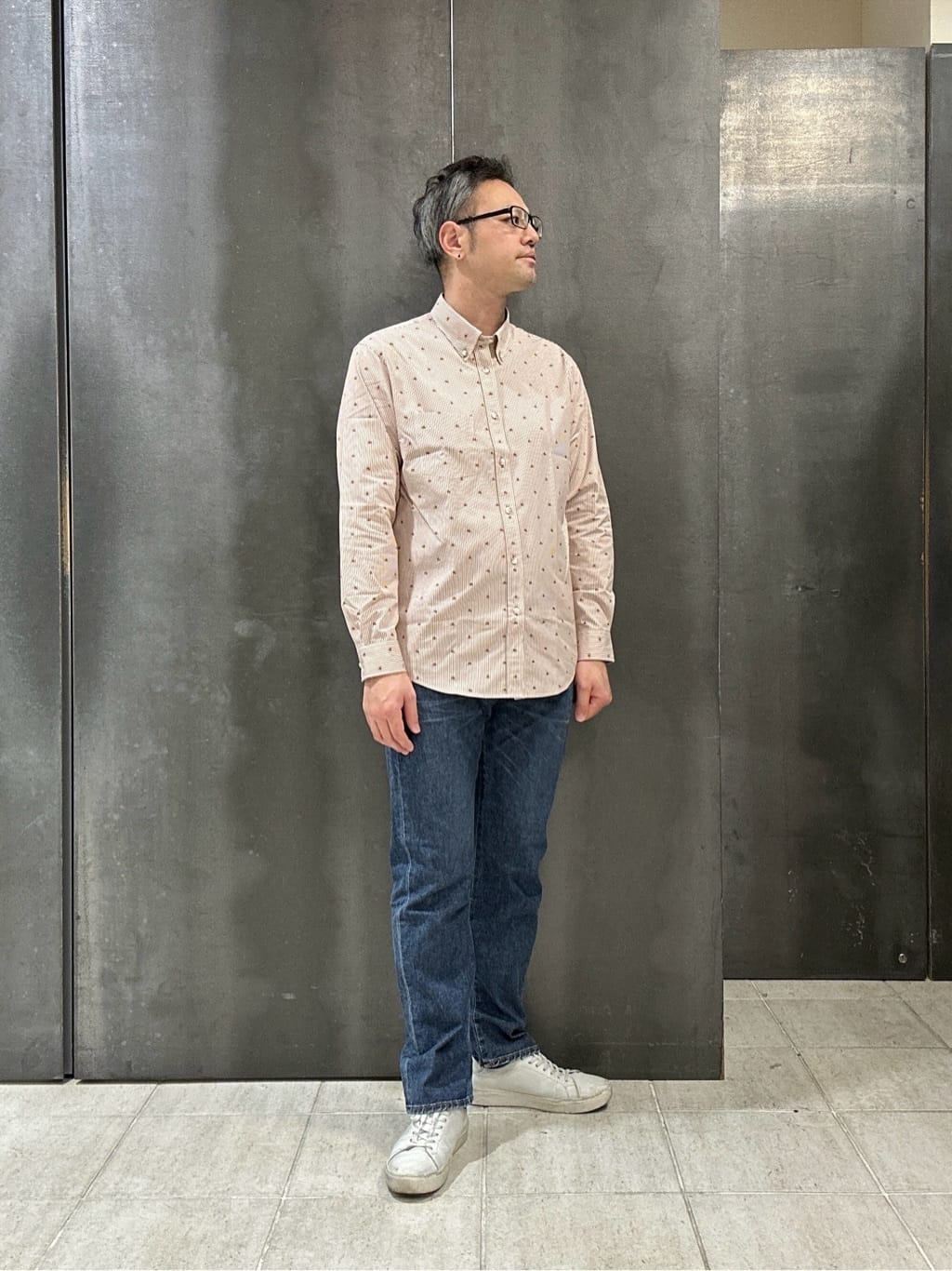 coheyさんの「TAKEO KIKUCHI｜ハットモチーフ ジャカード ストライプ シャツ」を使ったコーディネート
