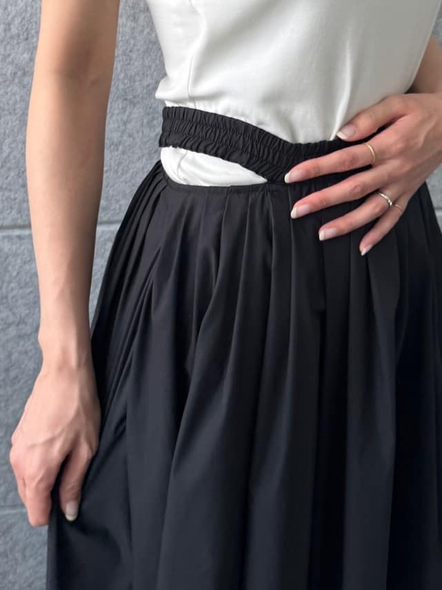 uchi__yamaさんの「CODE A｜side slit volume skirt」を使ったコーディネート