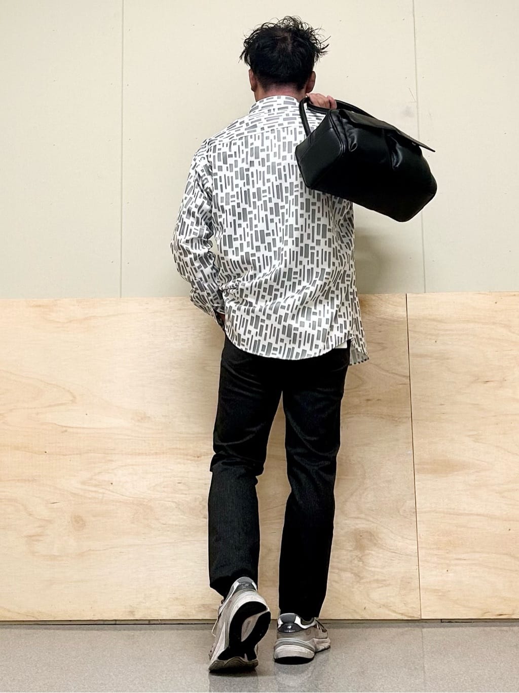 KENJI Iさんの「THE SHOP TK｜【オールシーズン穿ける！】7DAYSストレッチへリンボンパンツ　ON&hArr;OFF兼用」を使ったコーディネート