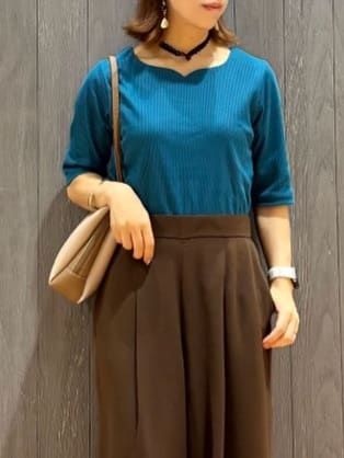 meiさんの「SHOO･LA･RUE｜【S-LL】女性らしさ漂うハートネック テレコ5分袖トップス」を使ったコーディネート