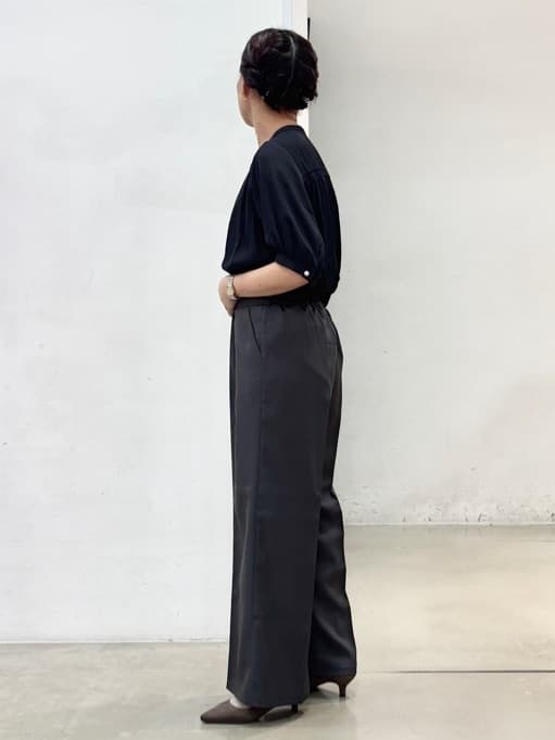 fujiさんの「THE SHOP TK｜【インしなくも決まる】サテンギャザー5分袖ブラウス」を使ったコーディネート