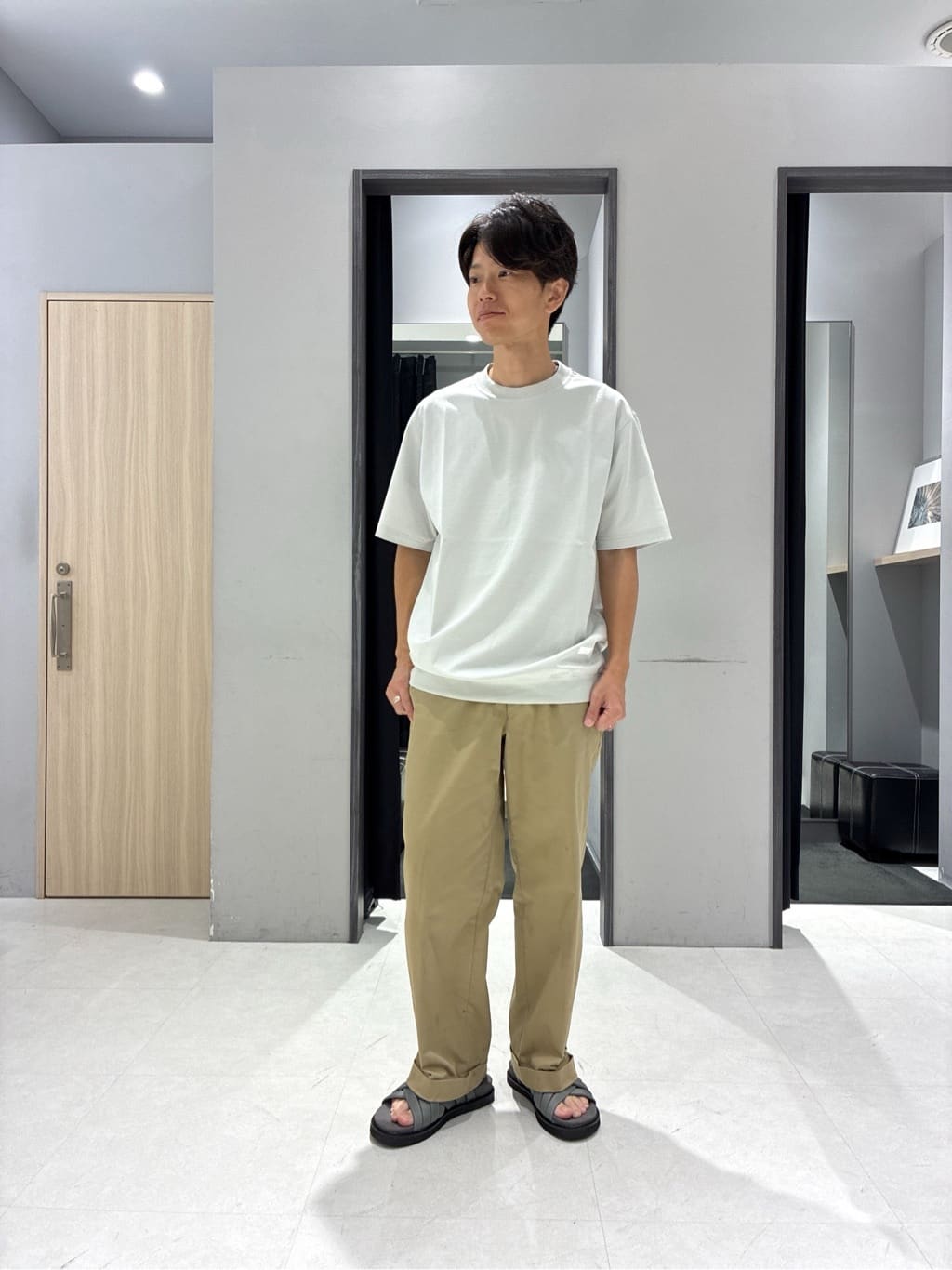 わいずみさんの「TAKEO KIKUCHI｜【抗菌防臭／5サイズ展開】ハイゲージポンチ Tシャツ」を使ったコーディネート