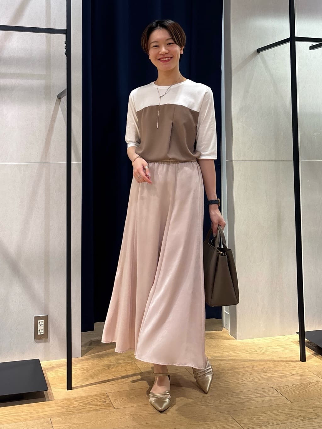 kanaeさんの「INDIVI｜【セットアップ可能】ビスチェレイヤード風トップス」を使ったコーディネート