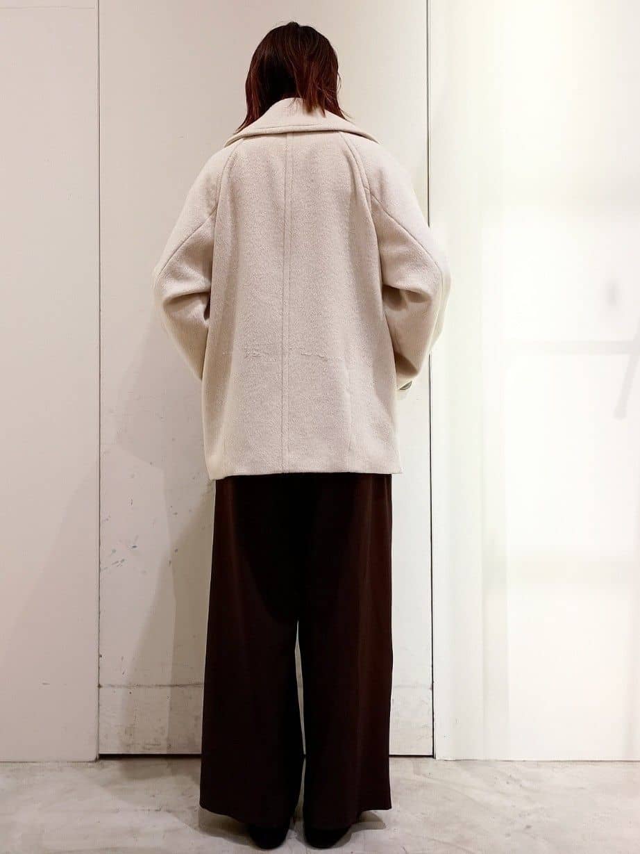 shinkoさんの「OPAQUE.CLIP｜カシミヤブレンドウールミドルピーコート」を使ったコーディネート