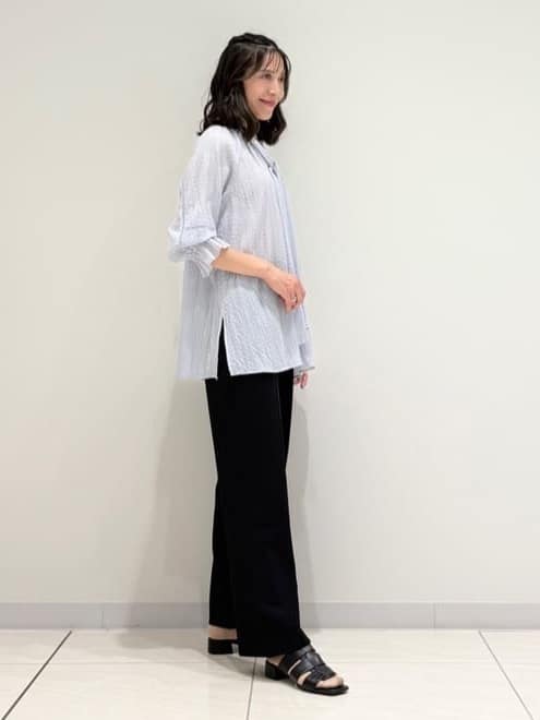 kayoさんの「INDIVI｜【洗える／シャーリング素材】ボリューム袖エアリーブラウス」を使ったコーディネート