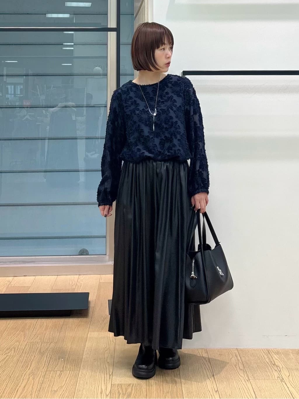 asamiさんの「INDIVI｜【華やか／大人シアー／セレモニー】カットフリンジブラウス」を使ったコーディネート