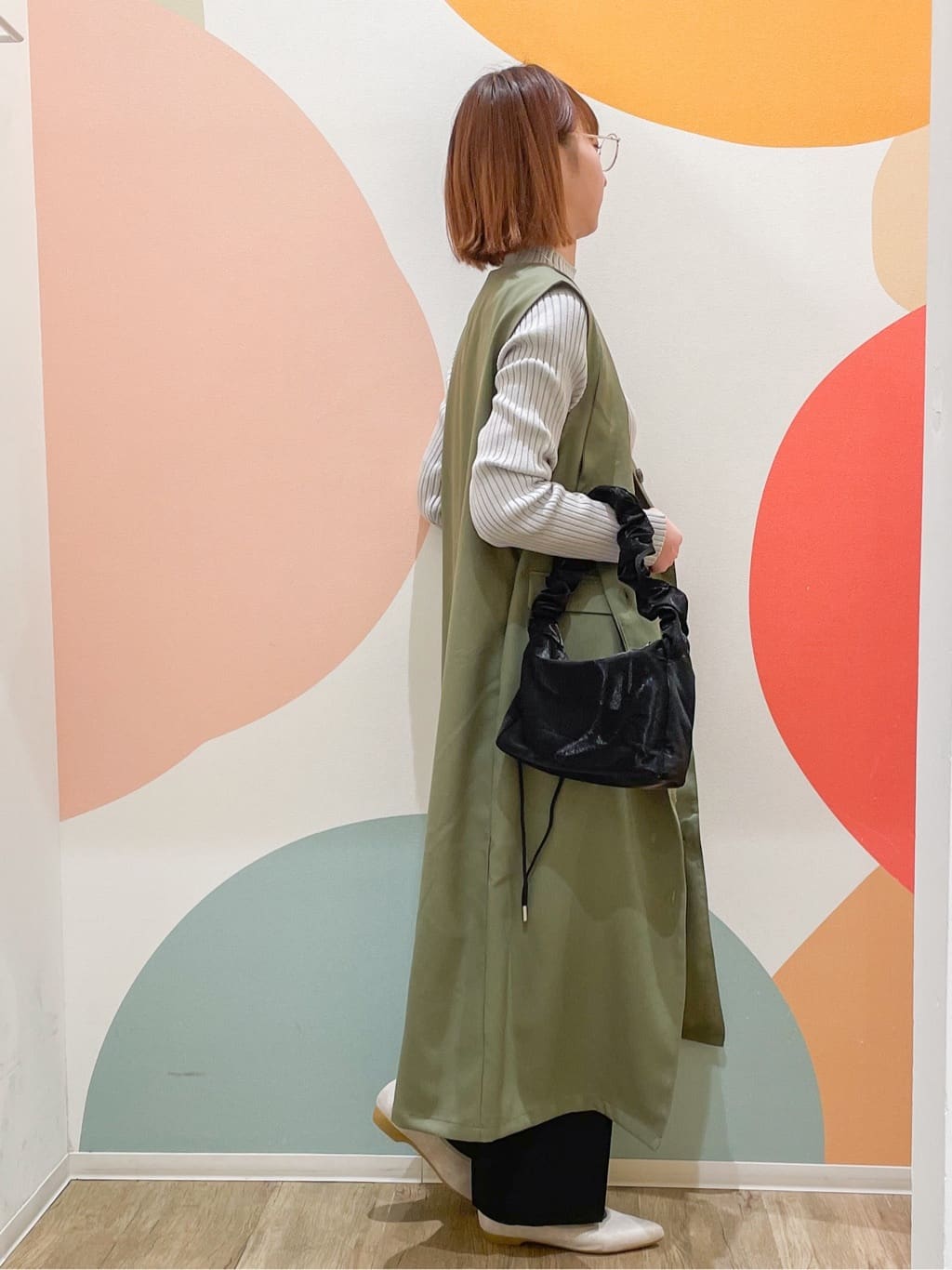 とまとさんの「SHOO･LA･RUE｜◆ストレッチアーモンドトゥパンプス」を使ったコーディネート