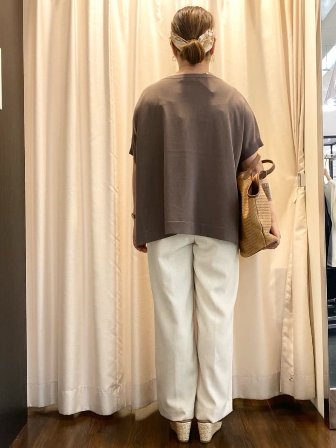 Ayaさんの「UNTITLED｜【手洗い／58cm正方形】ベルトプリントスカーフ」を使ったコーディネート