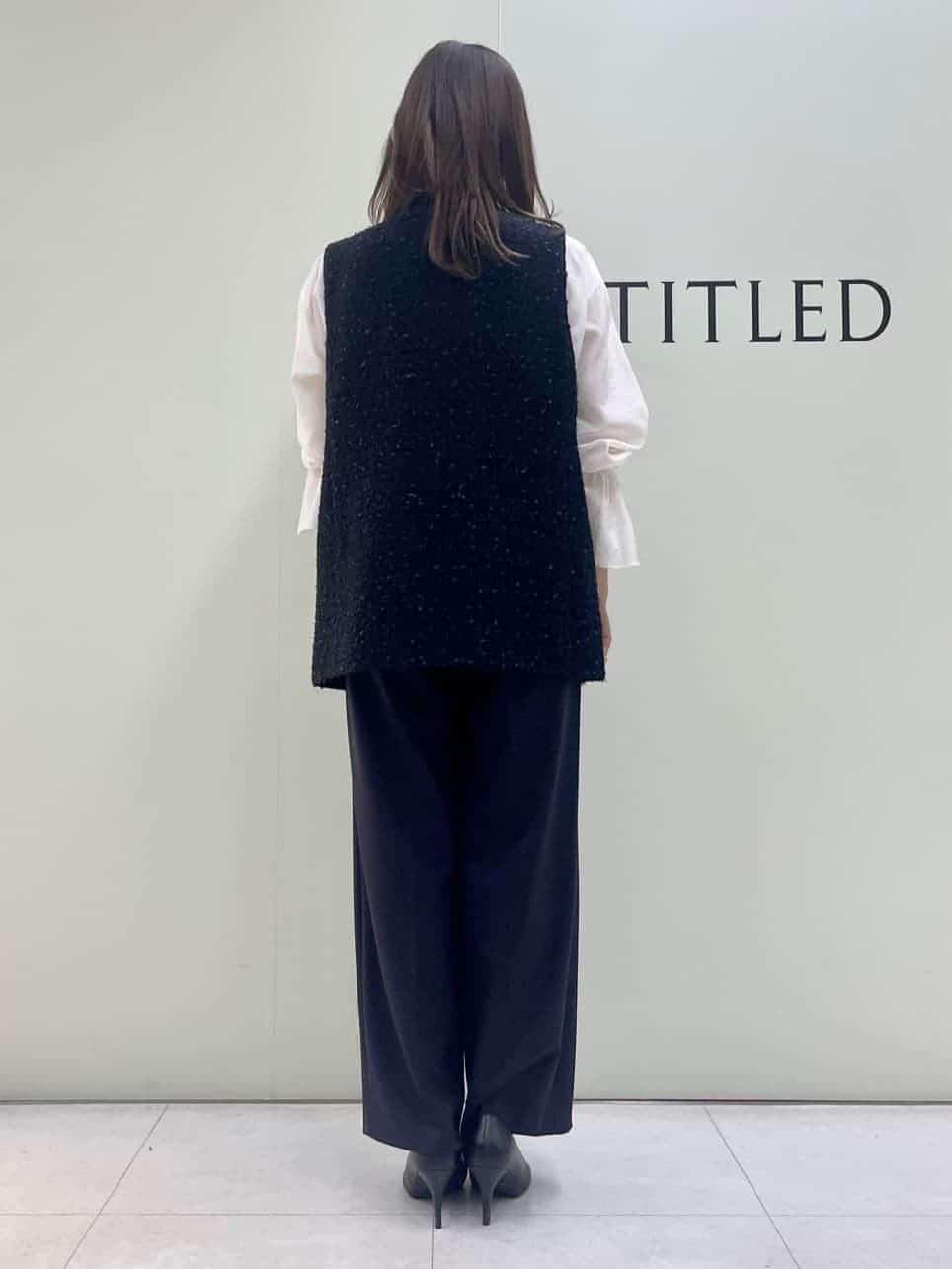 Sakaiさんの「UNTITLED｜◆【光沢感/フリル袖/前開き】バンドカラーギャザーブラウス」を使ったコーディネート