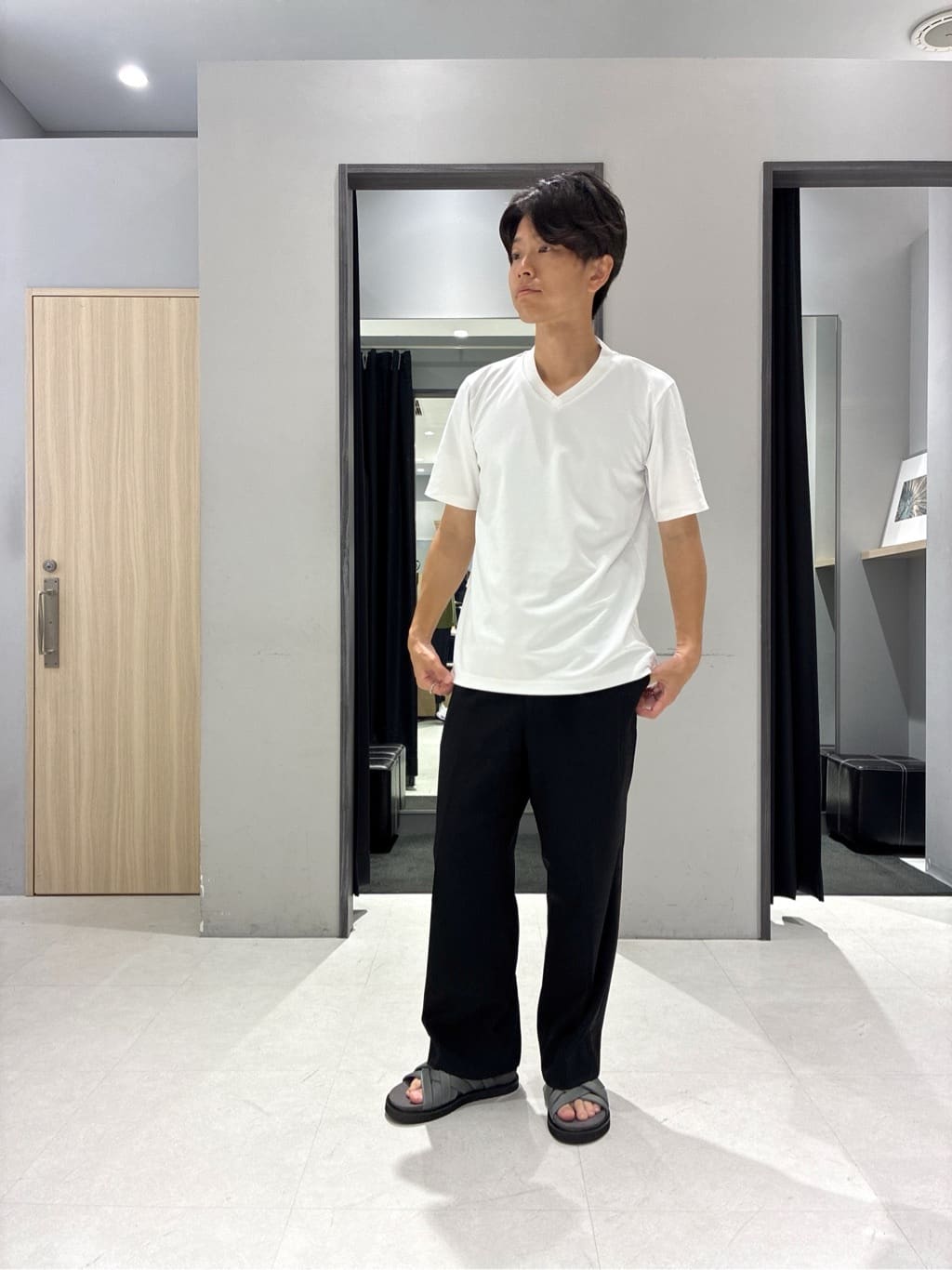 わいずみさんの「TAKEO KIKUCHI｜【COOL CITY WEAR】エアートール オープンカラーシャツ /接触冷感・通気性」を使ったコーディネート
