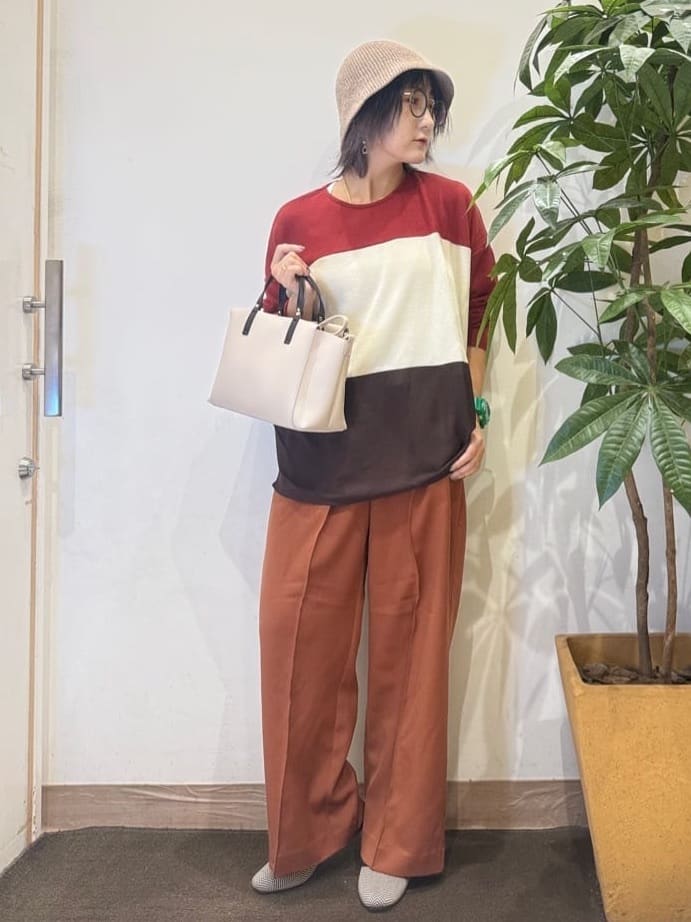 misakiさんの「SHOO･LA･RUE｜【S-LL】インしないで着られる 3段切り替えトップス」を使ったコーディネート
