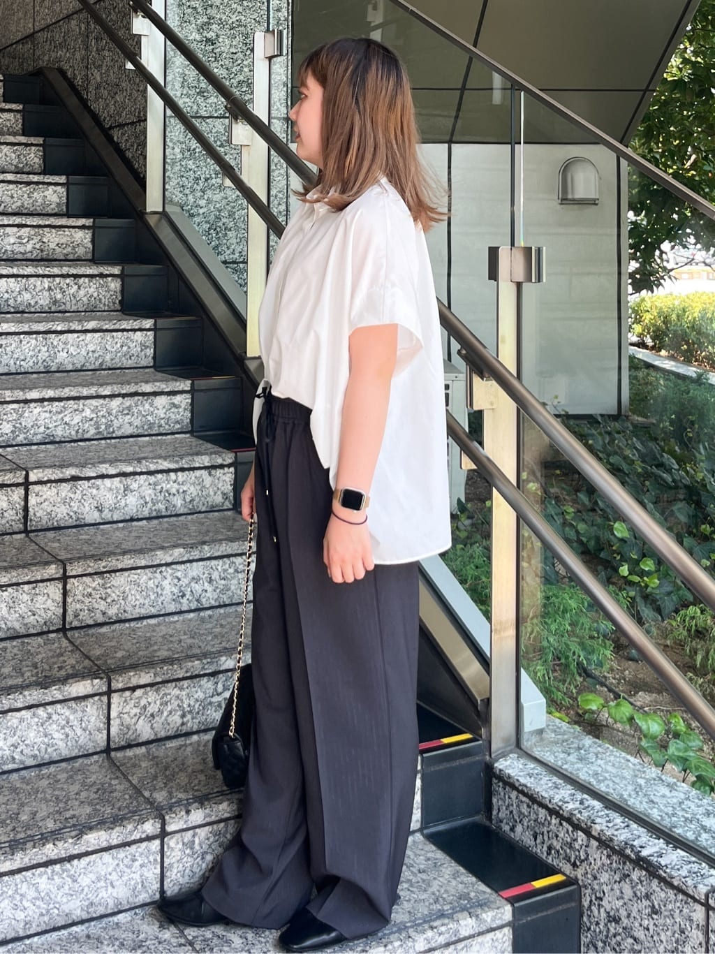HANNAさんの「OPAQUE.CLIP｜《andGIRL掲載》リラクシーシャツ【洗濯機洗い可】」を使ったコーディネート