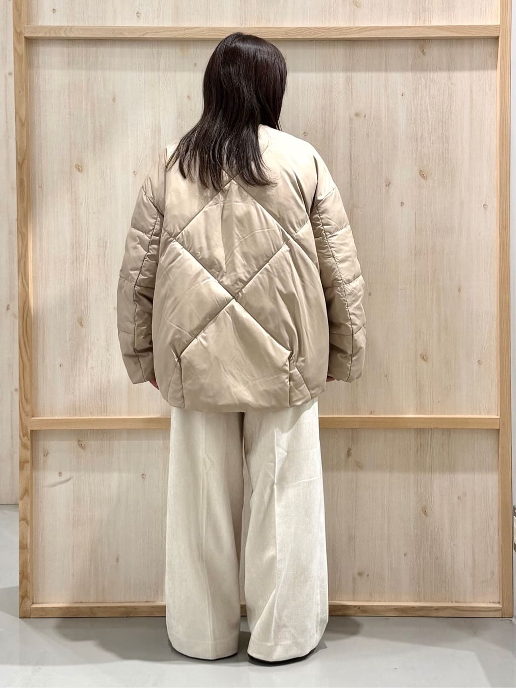 nanaさんの「THE SHOP TK｜きれいめにもカジュアルにも ノーカラーキルトジャケット」を使ったコーディネート