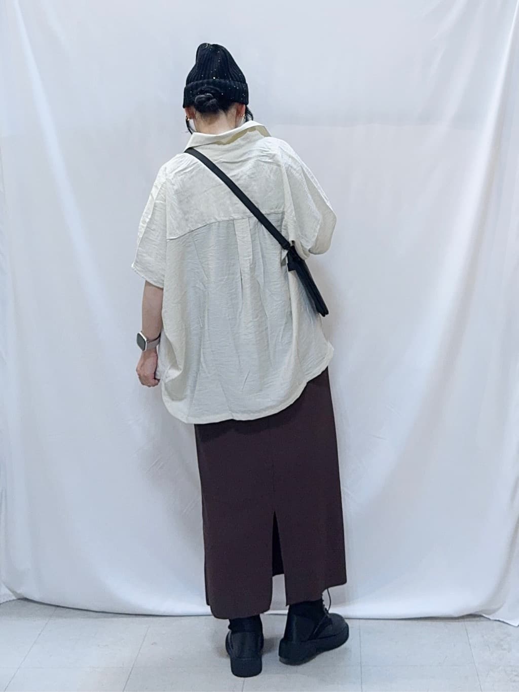 𝐇𝐢𝐫𝐨𝐦𝐢さんの「SHOO･LA･RUE｜【洗える/S-LL/5分袖】1枚でも羽織としても。さらさらドレープシャツ」を使ったコーディネート