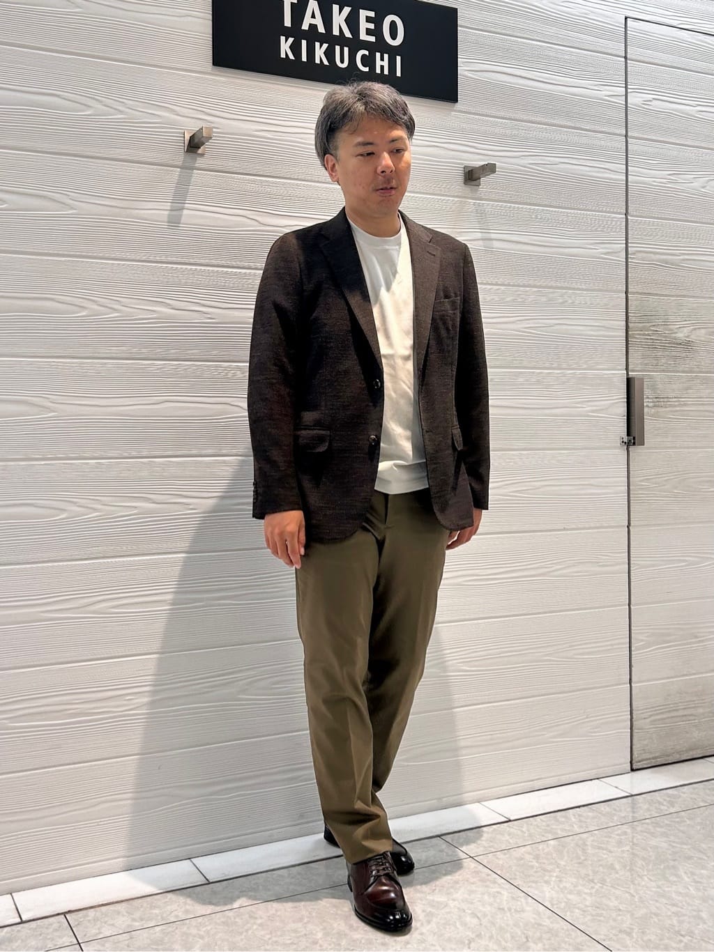 すーさんの「TAKEO KIKUCHI｜【オフィスカジュアル対応】ドレス チノパンツ」を使ったコーディネート