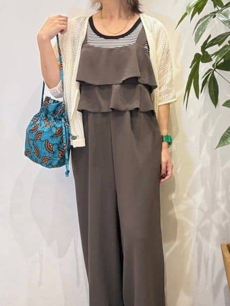misakiさんの「SHOO･LA･RUE｜【洗える/S-LL】ティアードフリルサロペット」を使ったコーディネート