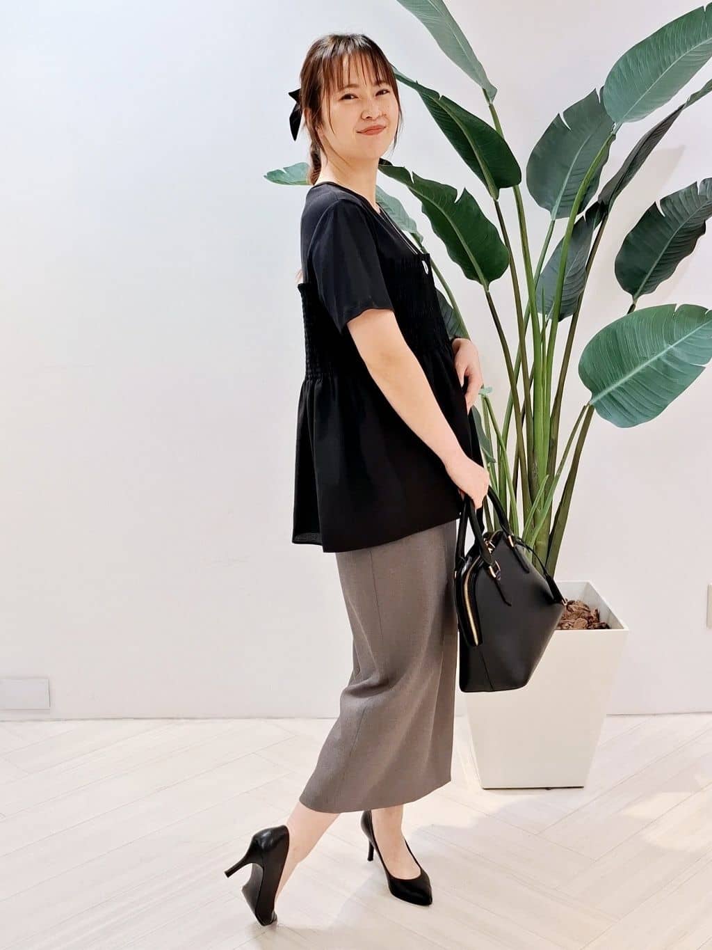 YuKaRiさんの「UNTITLED｜【コットン100/洗える/Tシャツ】シャーリングドッキングペプラム」を使ったコーディネート