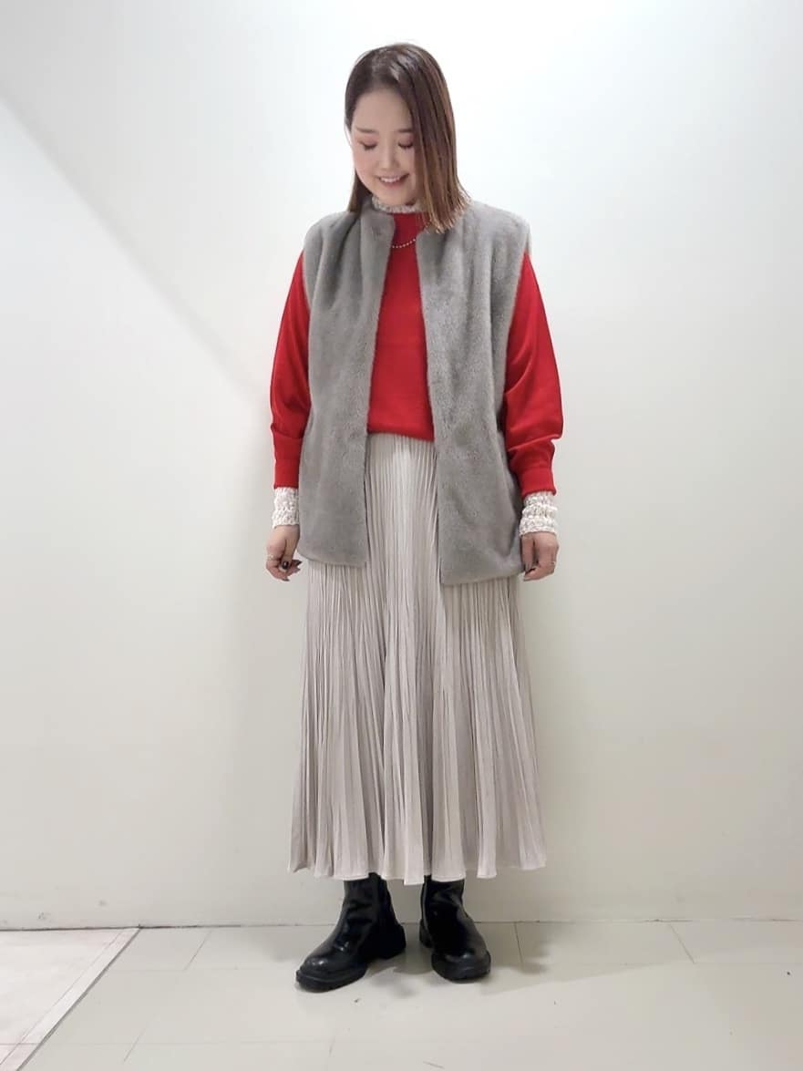 YUIさんの「UNTITLED｜【トレンド/ジレ】フェイクファーベスト」を使ったコーディネート