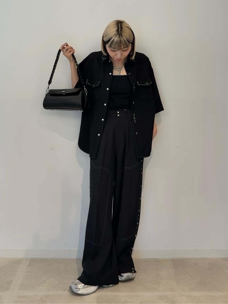 川本葵さんの「tk.TAKEO KIKUCHI｜ウェスタンスタッズシャツ」を使ったコーディネート
