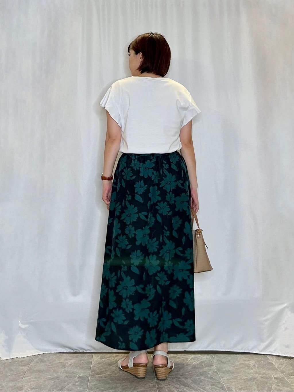 ネリさんの「SHOO･LA･RUE｜【汗ジミ防止/ひんやり/UV】フリルスリーブTシャツ」を使ったコーディネート