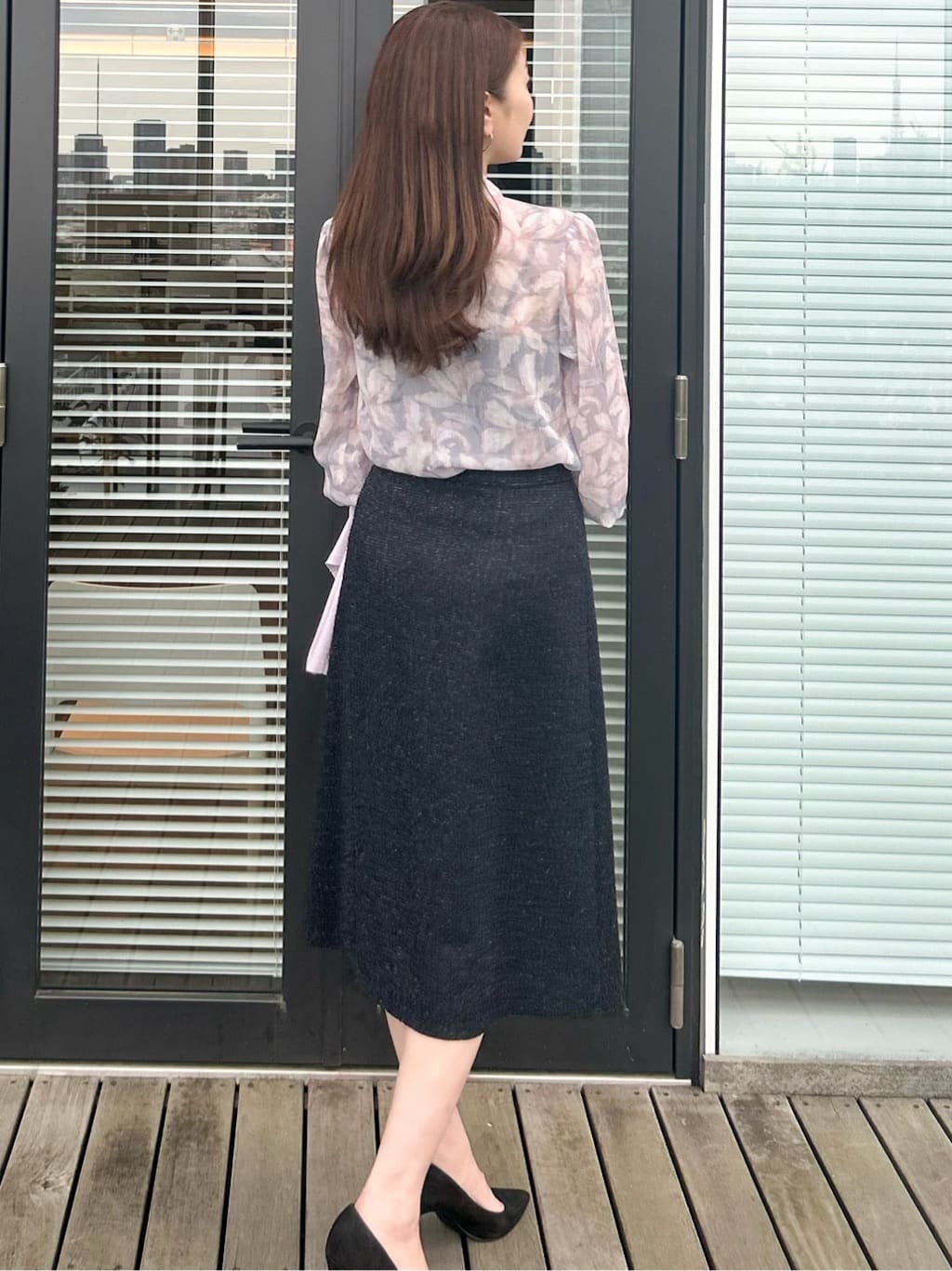 hayaseさんの「COUP DE CHANCE｜【手洗い可／日本製】タック入りフレアースカート」を使ったコーディネート