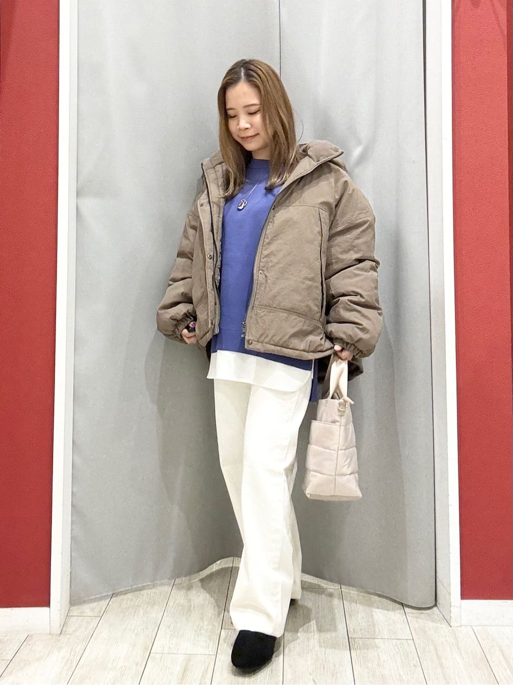 shioさんの「SHOO･LA･RUE｜【撥水/あったか】たっぷり着られる 中綿モンスターショートコート」を使ったコーディネート