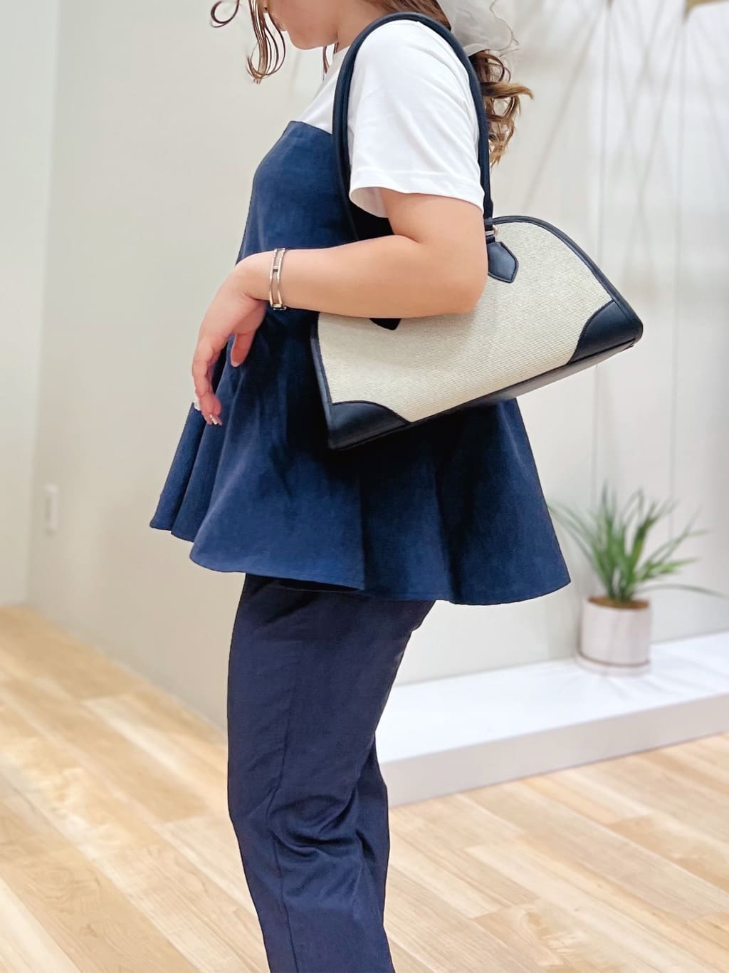 みことさんの「grove｜【冷感】サマーハイパーストレッチテーパードパンツ」を使ったコーディネート
