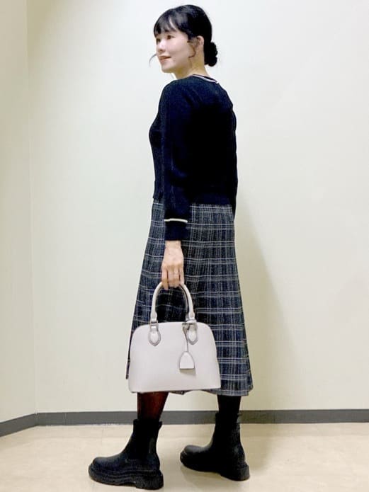  beni_gingerさんの「Reflect｜【コートインでもすっきり◎】チェック柄ニットドッキングワンピース」を使ったコーディネート